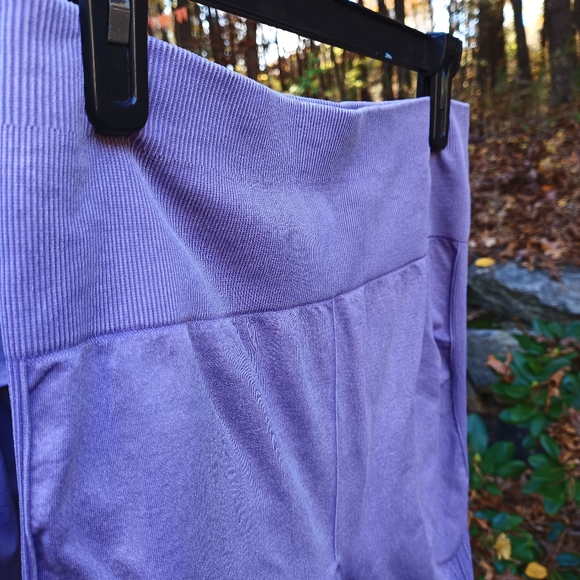 Fabletics nwt lilac mesh detail leggings - Picture 7 of 8